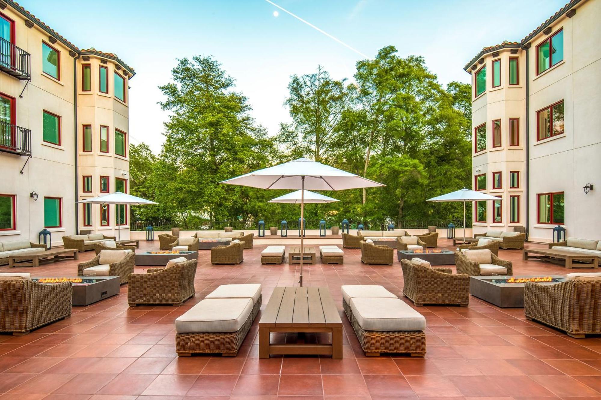 Four Points By Sheraton Santa Cruz Скотс Вали Екстериор снимка