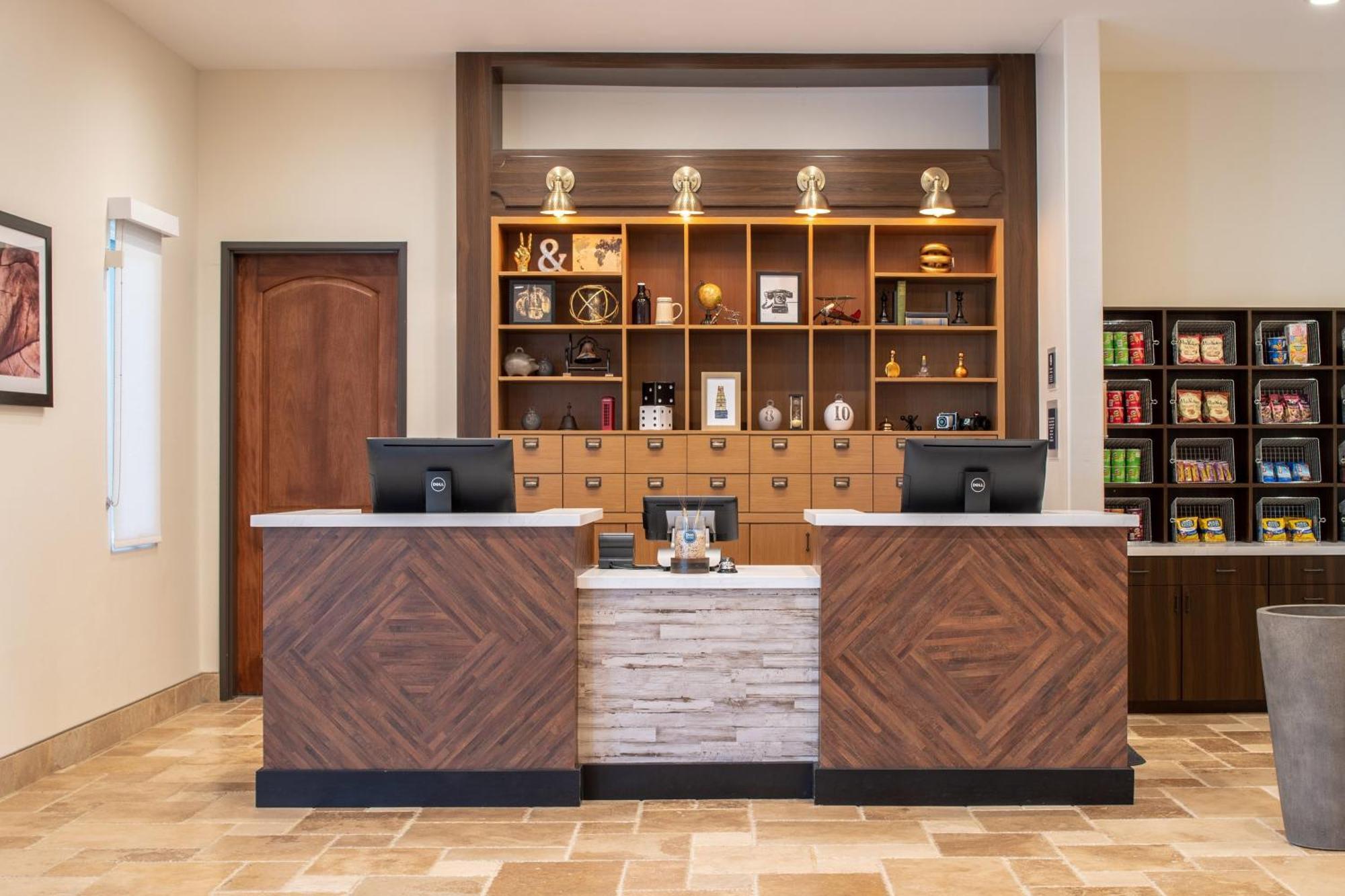 Four Points By Sheraton Santa Cruz Скотс Вали Екстериор снимка